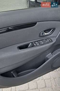 Минивэн Renault Scenic 2014 в 
