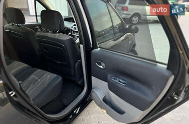 Минивэн Renault Scenic 2004 в 