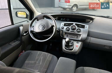 Минивэн Renault Scenic 2004 в 