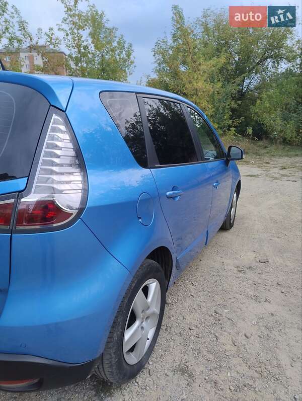 Мінівен Renault Scenic 2013 в Івано-Франківську