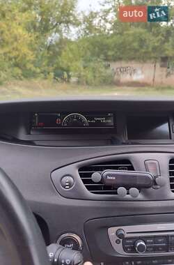 Мінівен Renault Scenic 2013 в 