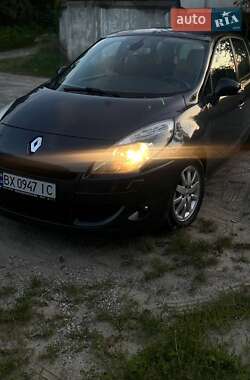 Минивэн Renault Scenic 2010 в 
