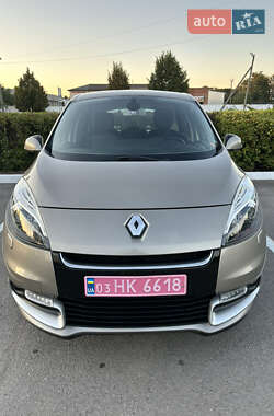 Минивэн Renault Scenic 2013 в 