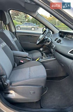 Минивэн Renault Scenic 2013 в 