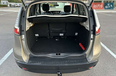 Минивэн Renault Scenic 2013 в 