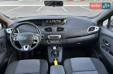 Минивэн Renault Scenic 2013 в 