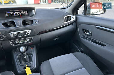 Минивэн Renault Scenic 2013 в 