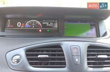 Минивэн Renault Scenic 2015 в 