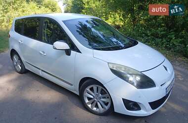 Минивэн Renault Scenic 2010 в 