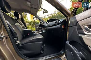 Минивэн Renault Scenic 2014 в 