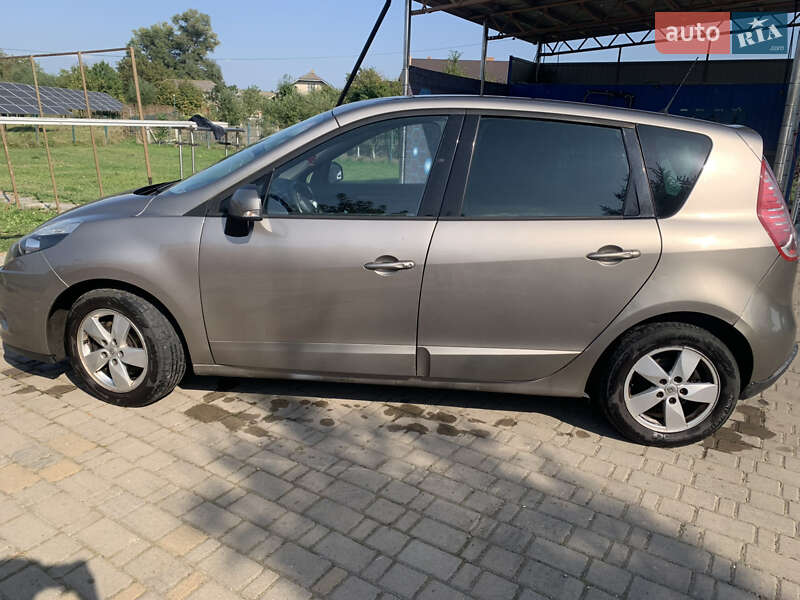 Минивэн Renault Scenic 2009 в Ивано-Франковске