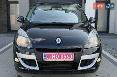 Минивэн Renault Scenic 2011 в 
