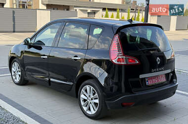 Минивэн Renault Scenic 2011 в 