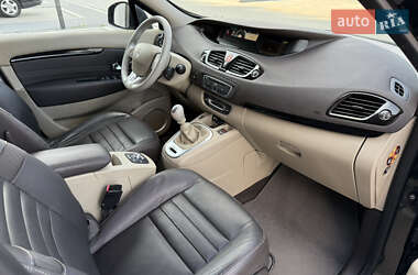 Минивэн Renault Scenic 2011 в 