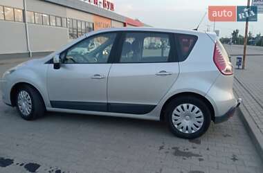 Минивэн Renault Scenic 2009 в 