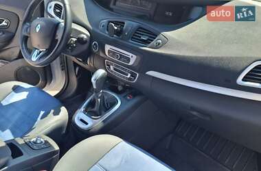 Минивэн Renault Scenic 2014 в 