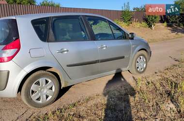 Минивэн Renault Scenic 2005 в 
