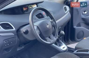 Минивэн Renault Scenic 2011 в 