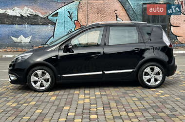 Минивэн Renault Scenic 2013 в 