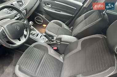 Минивэн Renault Scenic 2013 в 