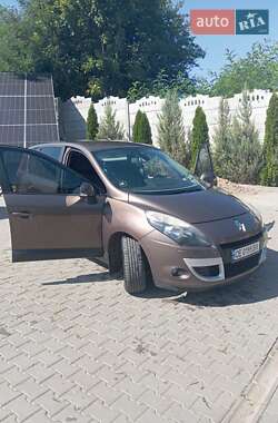 Минивэн Renault Scenic 2010 в 
