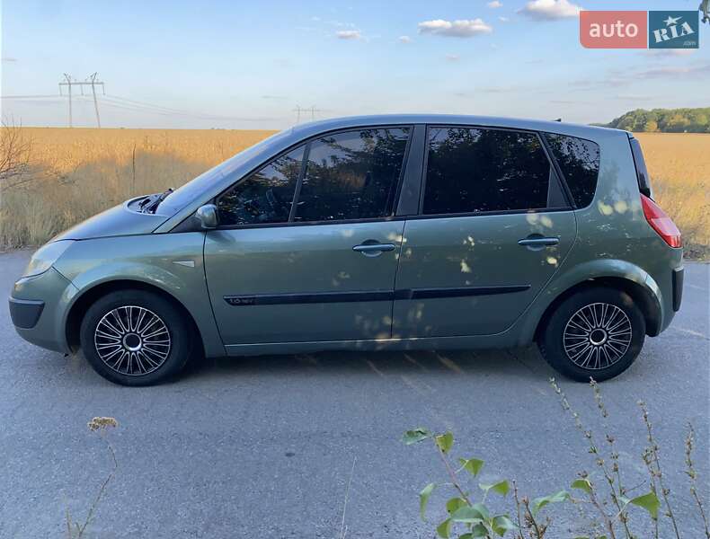 Минивэн Renault Scenic 2004 в Умани