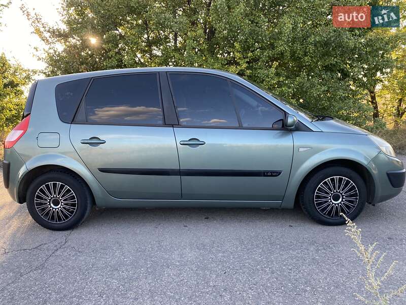 Минивэн Renault Scenic 2004 в Умани