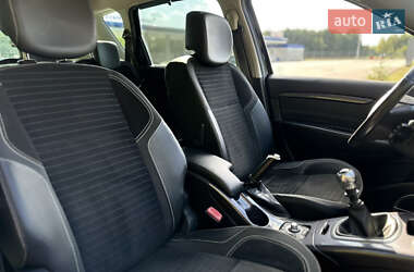 Минивэн Renault Scenic 2014 в 