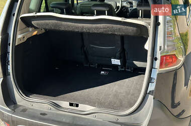 Минивэн Renault Scenic 2014 в 