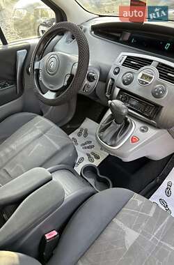 Минивэн Renault Scenic 2005 в 
