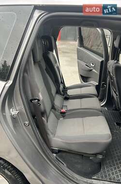 Минивэн Renault Scenic 2012 в 
