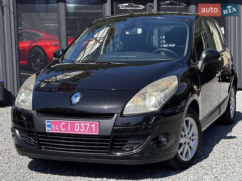 Минивэн Renault Scenic 2009 в 