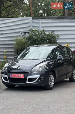 Минивэн Renault Scenic 2011 в 