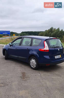 Минивэн Renault Scenic 2009 в 