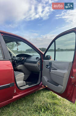 Минивэн Renault Scenic 2005 в 