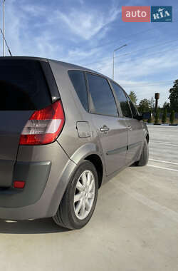Минивэн Renault Scenic 2005 в 