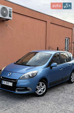 Минивэн Renault Scenic 2011 в 