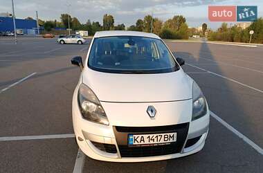Минивэн Renault Scenic 2011 в 