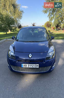 Минивэн Renault Scenic 2011 в 