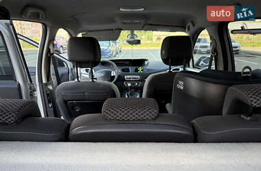 Минивэн Renault Scenic 2012 в 