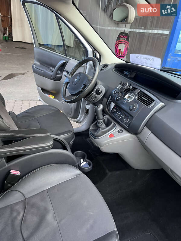 Минивэн Renault Scenic 2005 в Черновцах