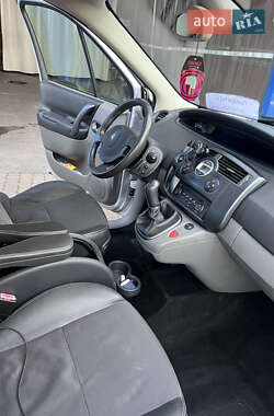 Минивэн Renault Scenic 2005 в 