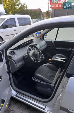 Минивэн Renault Scenic 2005 в 