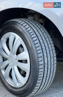 Минивэн Renault Scenic 2013 в 