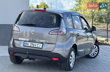 Минивэн Renault Scenic 2013 в 