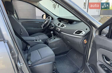 Минивэн Renault Scenic 2013 в 