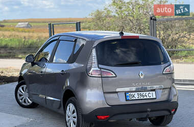 Минивэн Renault Scenic 2013 в 