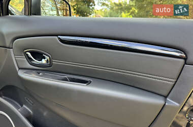 Минивэн Renault Scenic 2013 в 