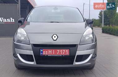 Минивэн Renault Scenic 2011 в 