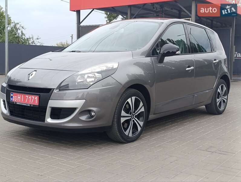 Минивэн Renault Scenic 2011 в 